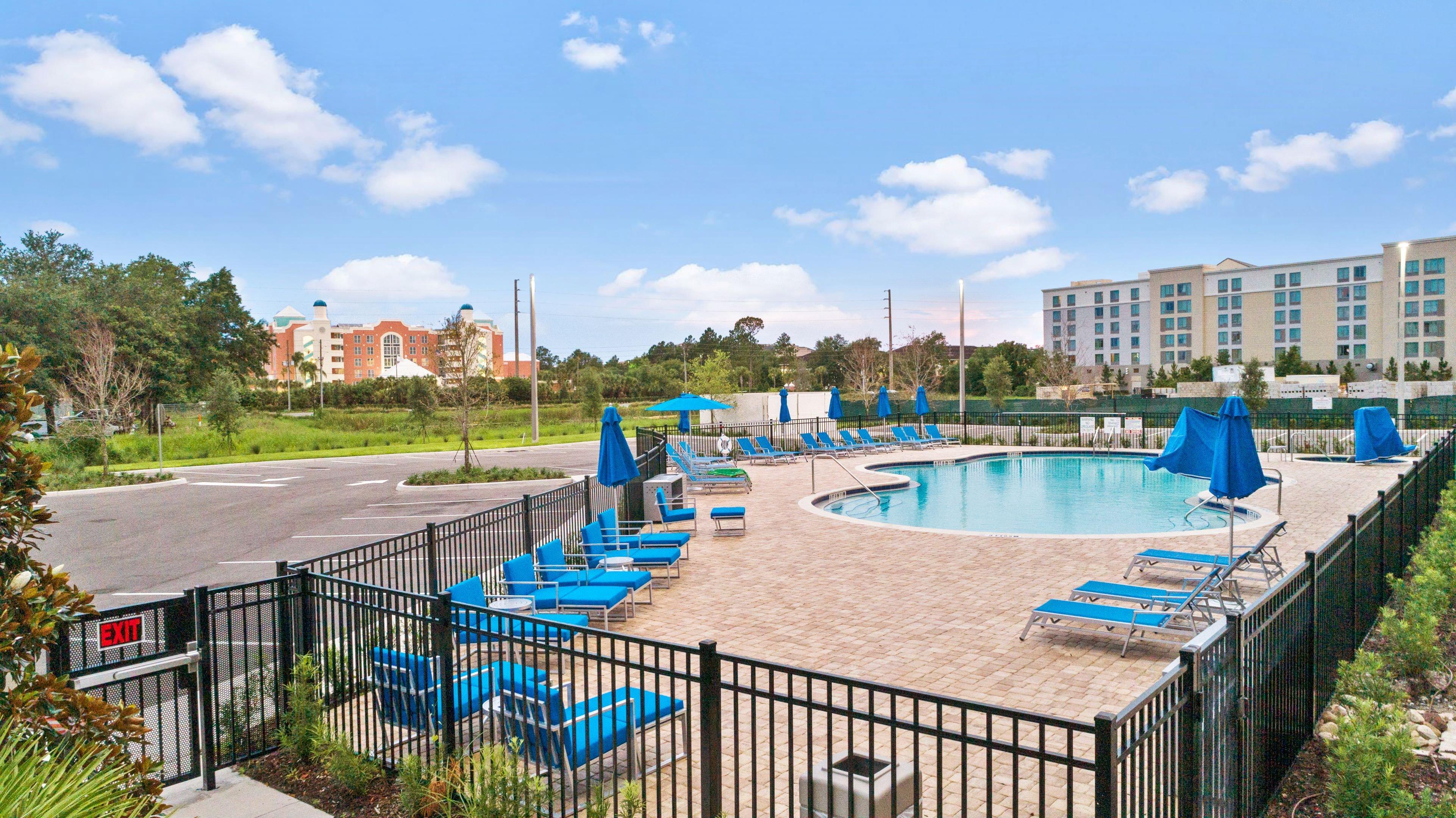 Holiday Inn Express & Suites Orlando- Lake Buena Vista By Ihg Bagian luar foto