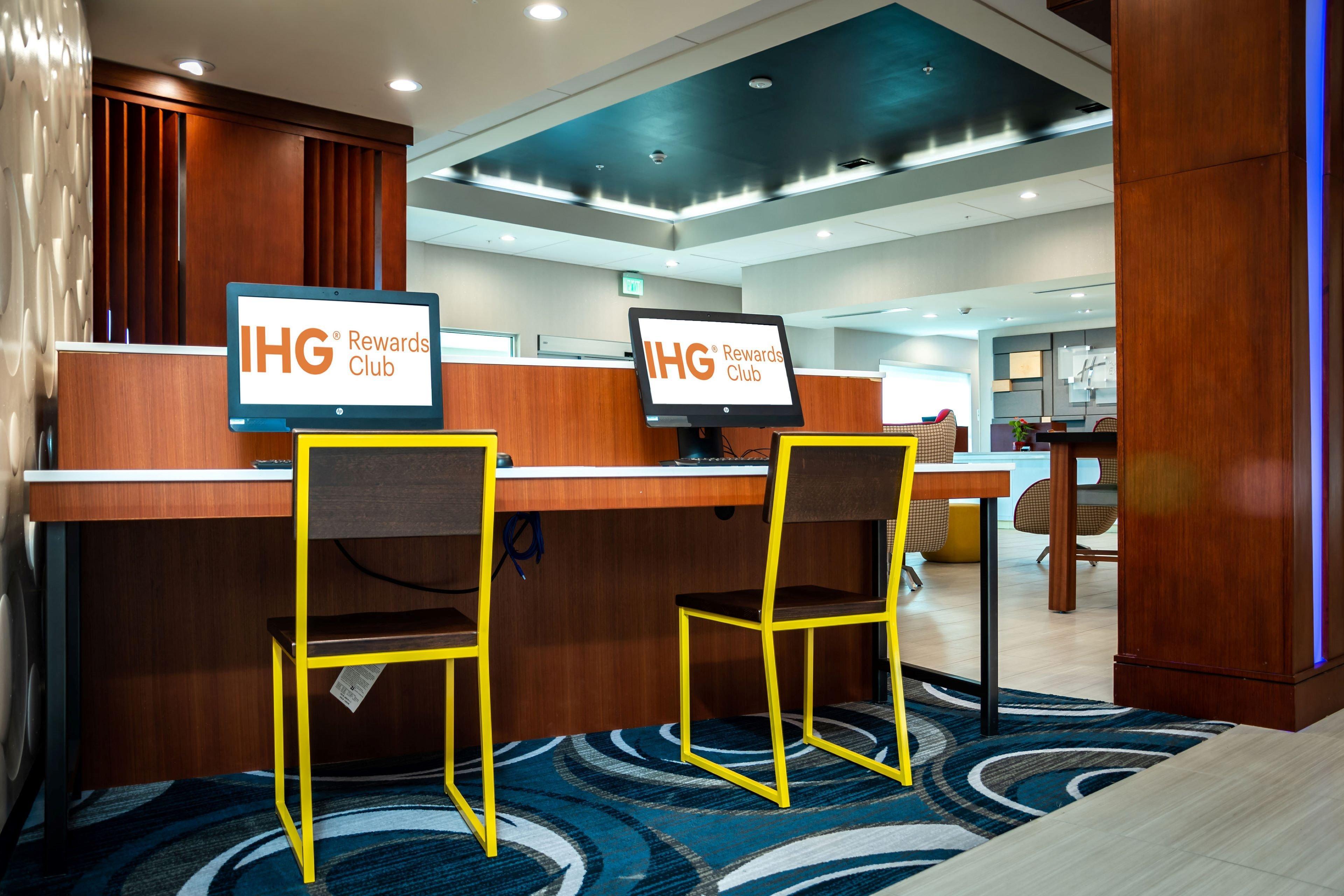 Holiday Inn Express & Suites Orlando- Lake Buena Vista By Ihg Bagian luar foto
