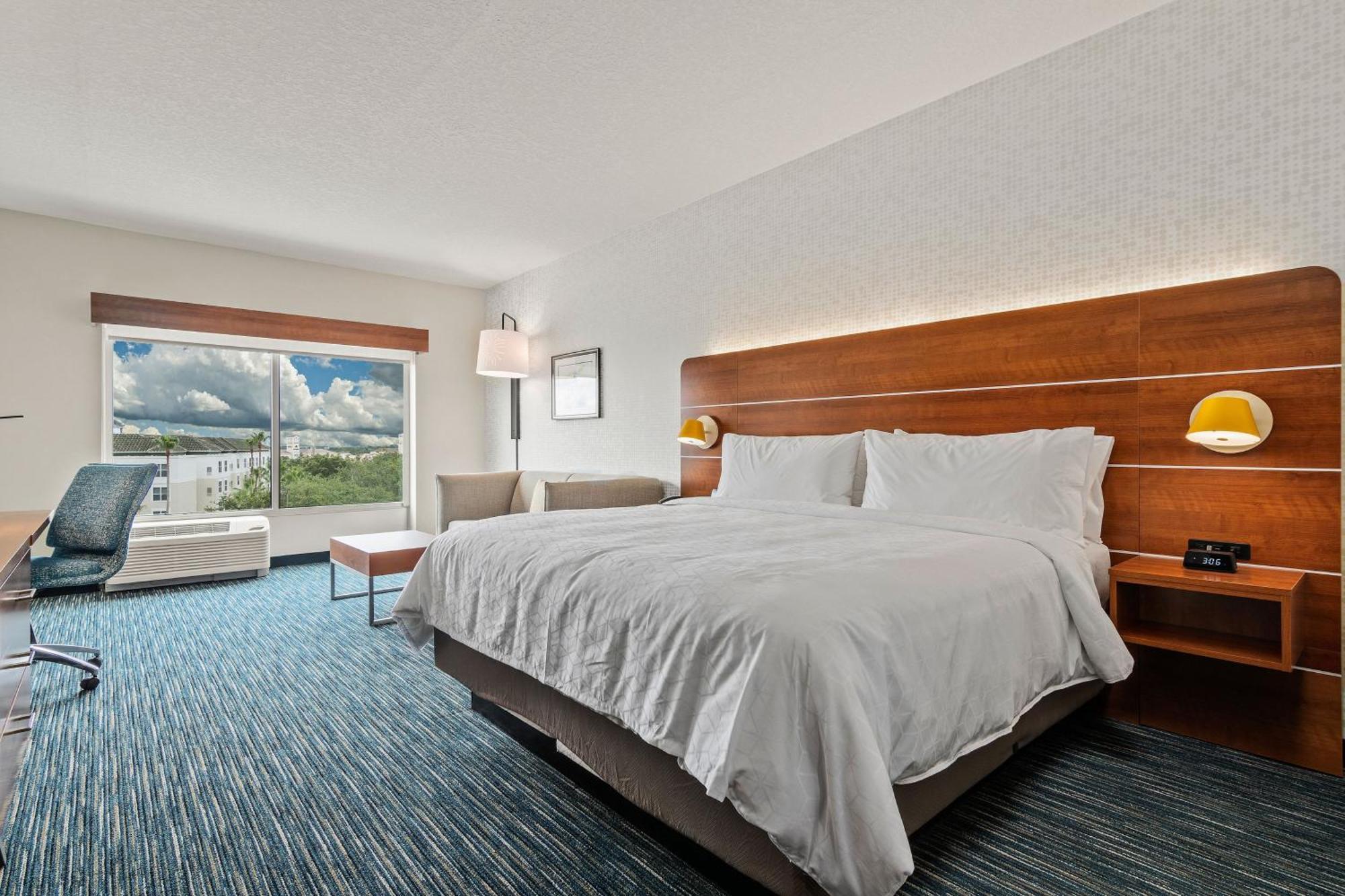 Holiday Inn Express & Suites Orlando- Lake Buena Vista By Ihg Bagian luar foto