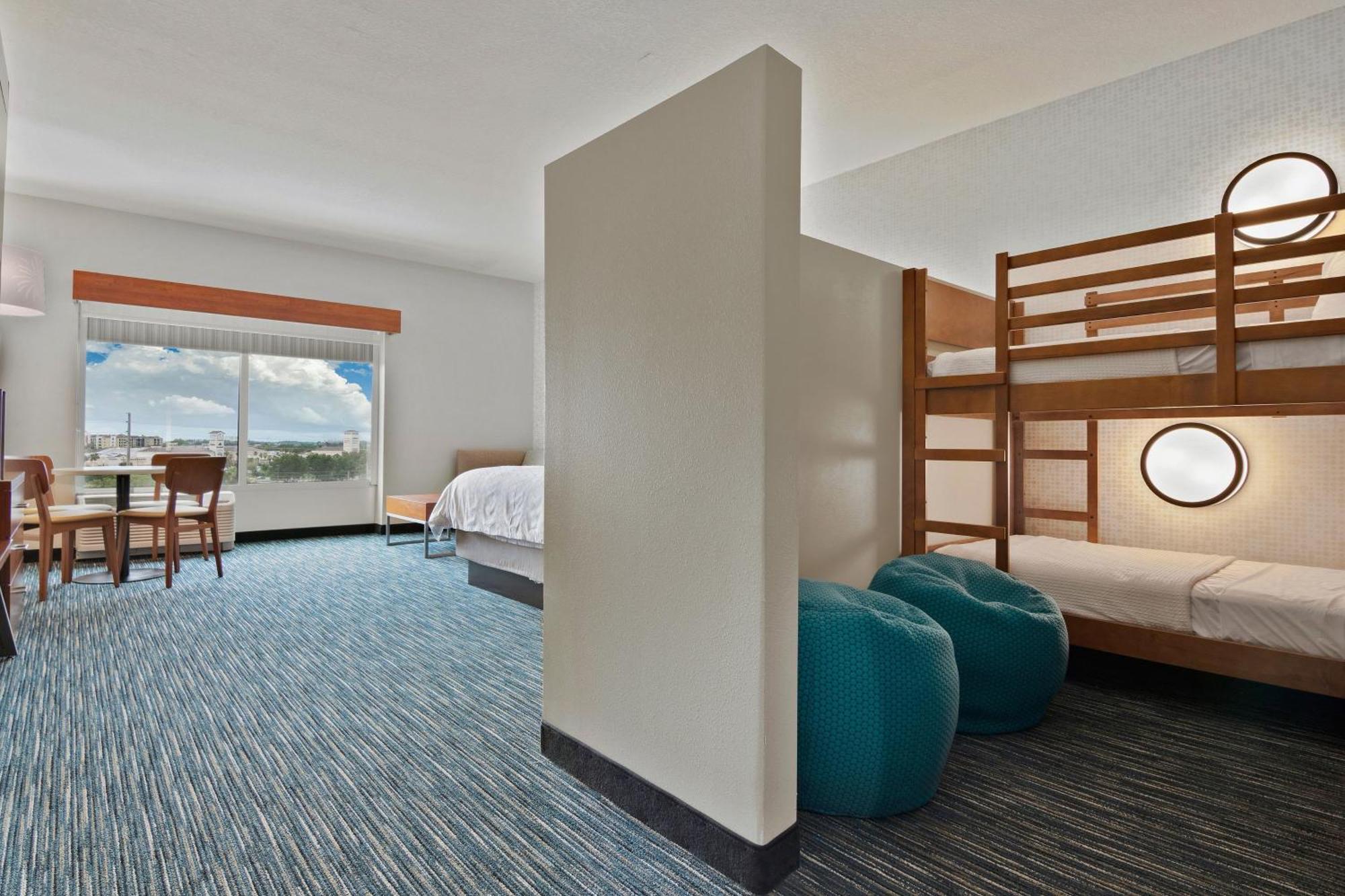 Holiday Inn Express & Suites Orlando- Lake Buena Vista By Ihg Bagian luar foto