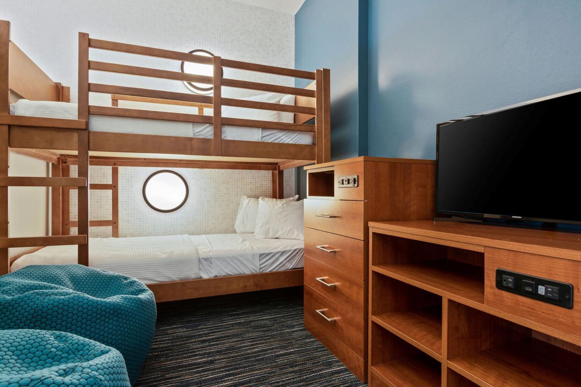 Holiday Inn Express & Suites Orlando- Lake Buena Vista By Ihg Bagian luar foto