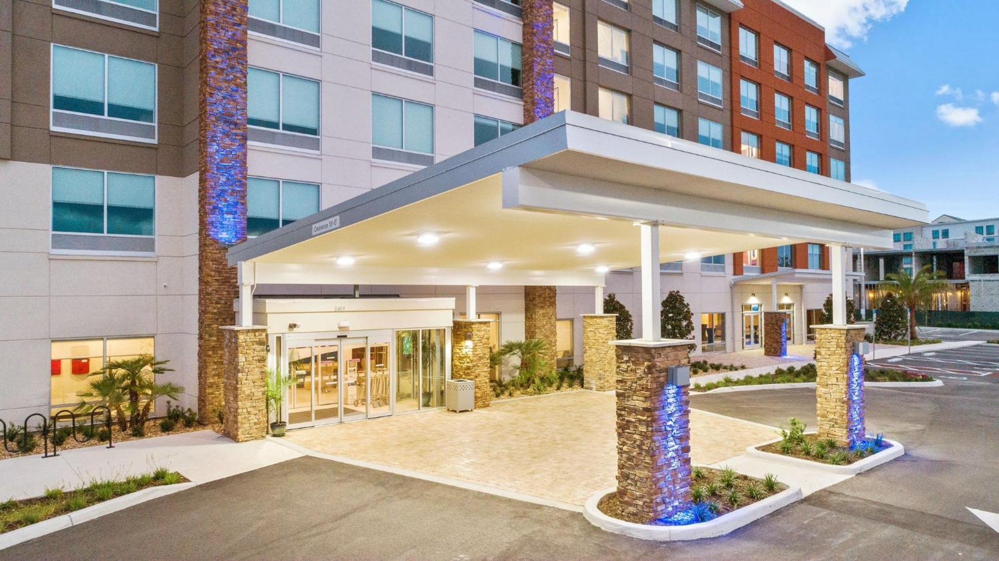 Holiday Inn Express & Suites Orlando- Lake Buena Vista By Ihg Bagian luar foto